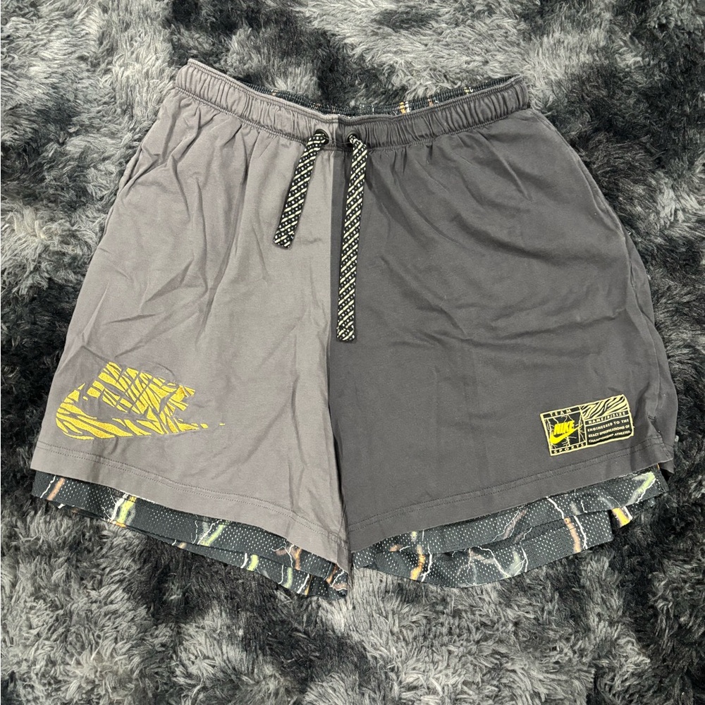Nike Men's Reversible Gray Short